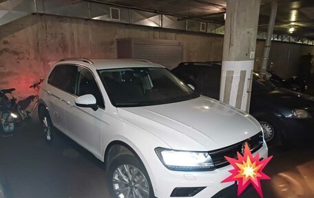 Volkswagen Tiguan II, 2017 год, 2 080 000 рублей, 2 фотография