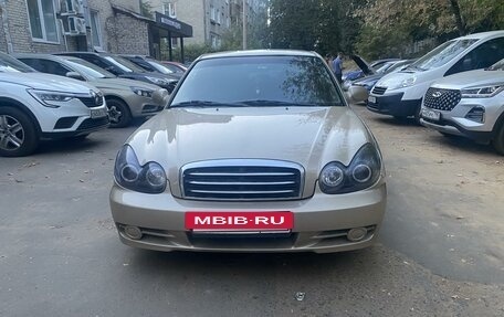 Hyundai Sonata IV рестайлинг, 2005 год, 820 000 рублей, 3 фотография