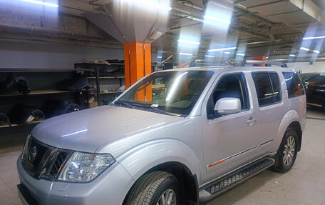 Nissan Pathfinder, 2011 год, 1 865 000 рублей, 2 фотография