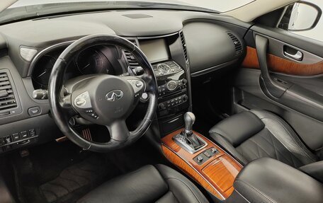 Infiniti QX70, 2015 год, 2 750 000 рублей, 14 фотография