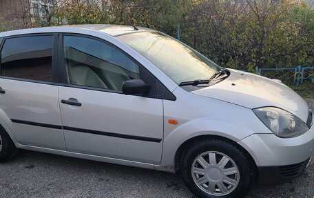 Ford Fiesta, 2005 год, 340 000 рублей, 2 фотография