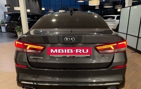 KIA Optima IV, 2018 год, 2 350 000 рублей, 5 фотография