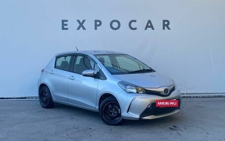 Toyota Vitz, 2015 год, 980 000 рублей, 7 фотография