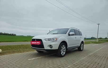 Mitsubishi Outlander III рестайлинг 3, 2010 год, 1 550 000 рублей, 2 фотография