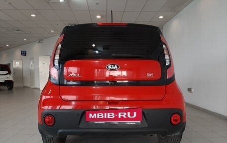 KIA Soul II рестайлинг, 2018 год, 1 785 000 рублей, 4 фотография