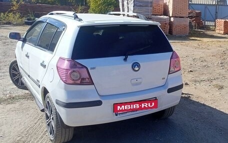 Geely MK Cross I, 2013 год, 300 000 рублей, 2 фотография