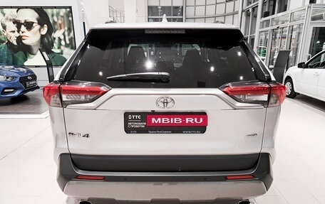 Toyota RAV4, 2020 год, 3 726 000 рублей, 6 фотография