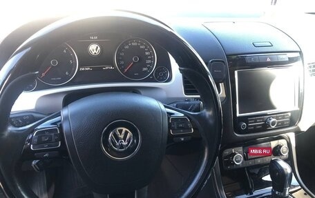 Volkswagen Touareg III, 2012 год, 2 350 000 рублей, 8 фотография