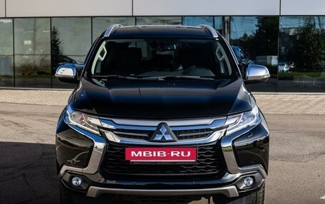 Mitsubishi Pajero Sport III рестайлинг, 2016 год, 4 200 000 рублей, 4 фотография