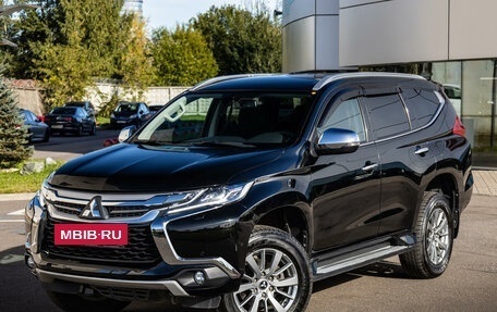 Mitsubishi Pajero Sport III рестайлинг, 2016 год, 4 200 000 рублей, 2 фотография