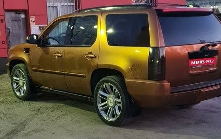 Cadillac Escalade III, 2010 год, 2 650 000 рублей, 3 фотография