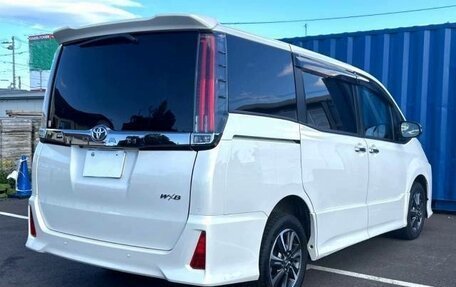 Toyota Noah III, 2020 год, 2 101 000 рублей, 4 фотография