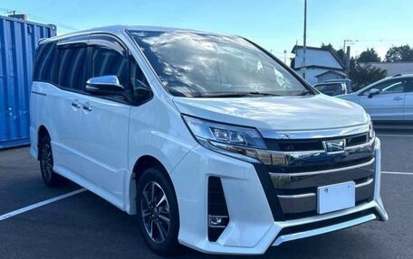 Toyota Noah III, 2020 год, 2 101 000 рублей, 1 фотография