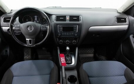 Volkswagen Jetta VI, 2013 год, 899 000 рублей, 15 фотография