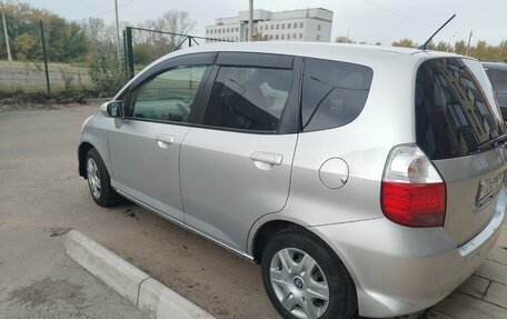 Honda Fit III, 2006 год, 570 000 рублей, 3 фотография