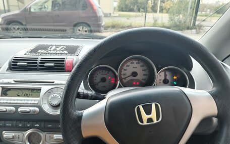 Honda Fit III, 2006 год, 570 000 рублей, 10 фотография