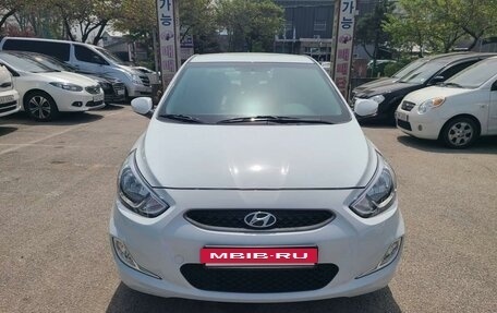 Hyundai Accent IV, 2018 год, 1 075 000 рублей, 2 фотография