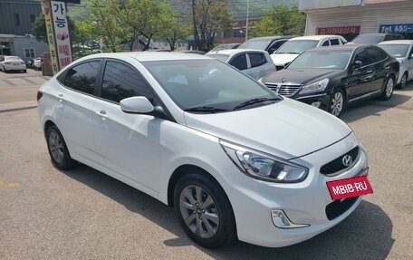 Hyundai Accent IV, 2018 год, 1 075 000 рублей, 3 фотография