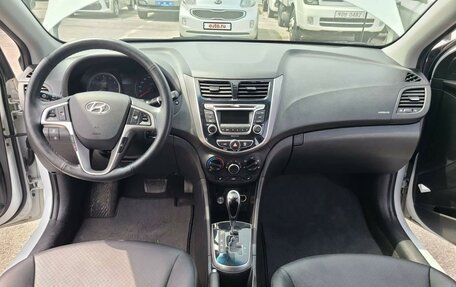 Hyundai Accent IV, 2018 год, 1 075 000 рублей, 11 фотография