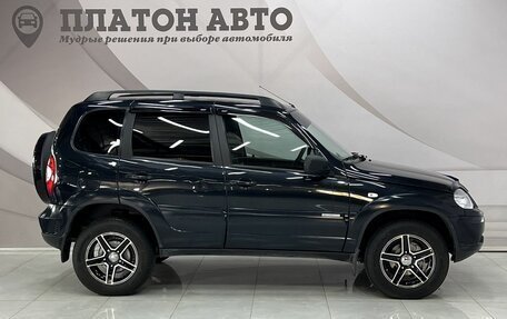 Chevrolet Niva I рестайлинг, 2011 год, 598 000 рублей, 4 фотография