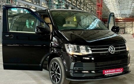 Volkswagen Multivan T6 рестайлинг, 2019 год, 6 750 000 рублей, 3 фотография