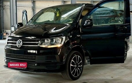 Volkswagen Multivan T6 рестайлинг, 2019 год, 6 750 000 рублей, 4 фотография