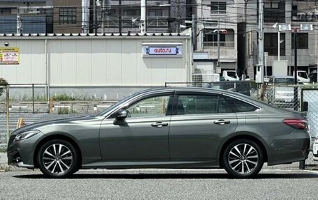 Toyota Crown, 2020 год, 3 300 000 рублей, 6 фотография