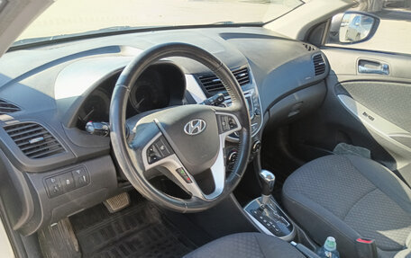 Hyundai Solaris II рестайлинг, 2011 год, 870 000 рублей, 7 фотография