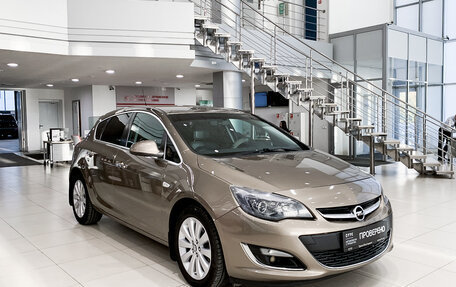 Opel Astra J, 2013 год, 900 000 рублей, 3 фотография