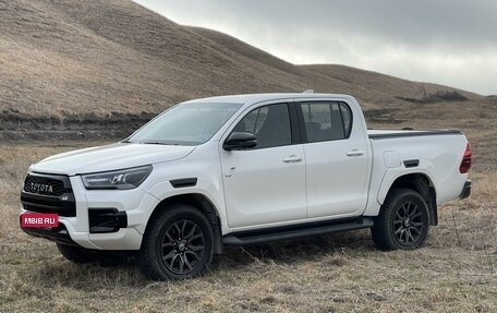 Toyota Hilux VIII, 2022 год, 6 500 000 рублей, 2 фотография