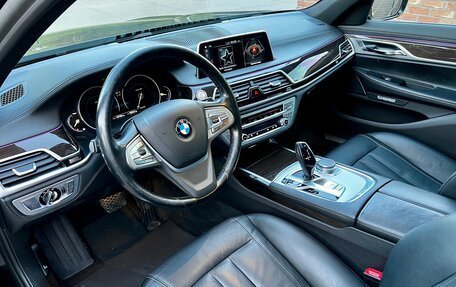 BMW 7 серия, 2017 год, 3 365 000 рублей, 13 фотография