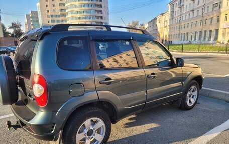 Chevrolet Niva I рестайлинг, 2018 год, 999 000 рублей, 2 фотография