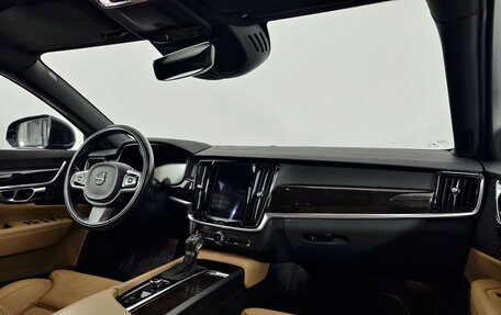 Volvo S90 II рестайлинг, 2017 год, 2 970 000 рублей, 11 фотография