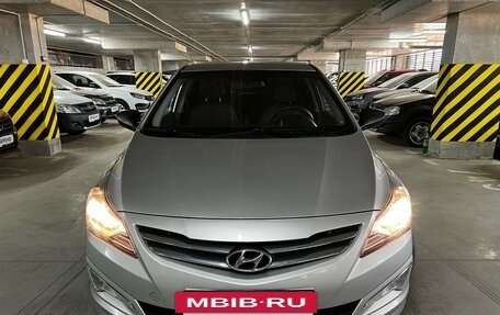 Hyundai Solaris II рестайлинг, 2015 год, 990 000 рублей, 2 фотография