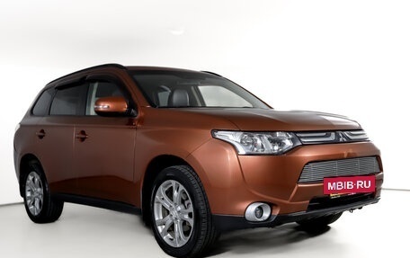 Mitsubishi Outlander III рестайлинг 3, 2012 год, 1 500 000 рублей, 6 фотография