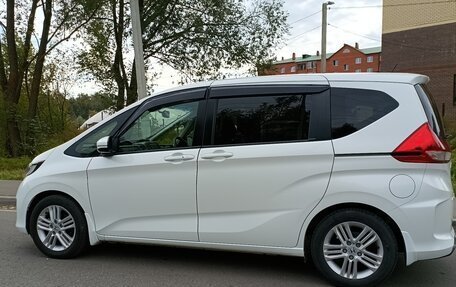 Honda Freed II, 2016 год, 1 890 000 рублей, 5 фотография