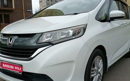 Honda Freed II, 2016 год, 1 890 000 рублей, 7 фотография