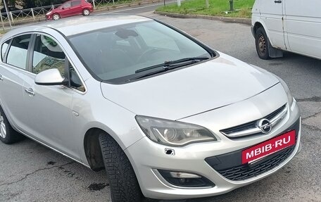 Opel Astra J, 2013 год, 810 000 рублей, 2 фотография