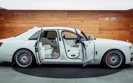 Rolls-Royce Ghost Series II рестайлинг, 2023 год, 57 800 000 рублей, 6 фотография