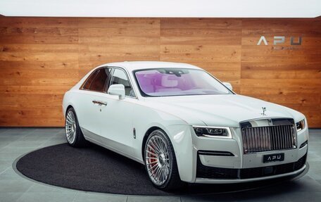 Rolls-Royce Ghost Series II рестайлинг, 2023 год, 57 800 000 рублей, 3 фотография