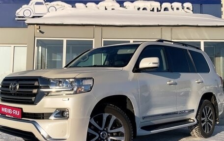 Toyota Land Cruiser 200, 2015 год, 6 500 000 рублей, 1 фотография