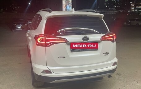 Toyota RAV4, 2017 год, 2 700 000 рублей, 4 фотография