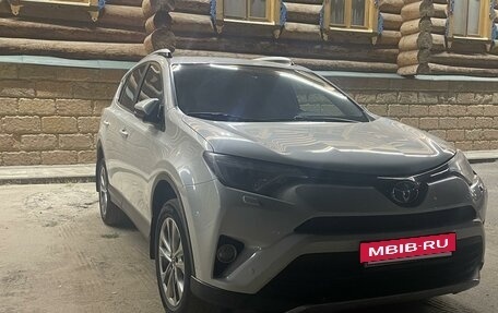 Toyota RAV4, 2017 год, 2 700 000 рублей, 2 фотография