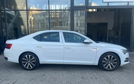 Skoda Superb III рестайлинг, 2024 год, 4 450 000 рублей, 3 фотография