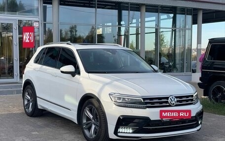 Volkswagen Tiguan II, 2018 год, 2 900 000 рублей, 5 фотография