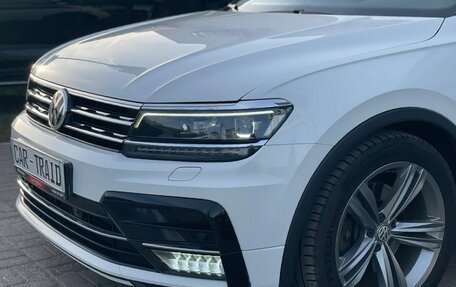 Volkswagen Tiguan II, 2018 год, 2 900 000 рублей, 11 фотография