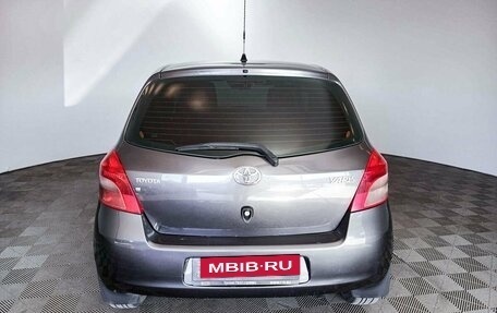 Toyota Yaris III рестайлинг, 2008 год, 715 000 рублей, 6 фотография