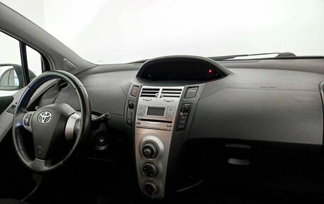 Toyota Yaris III рестайлинг, 2008 год, 715 000 рублей, 11 фотография