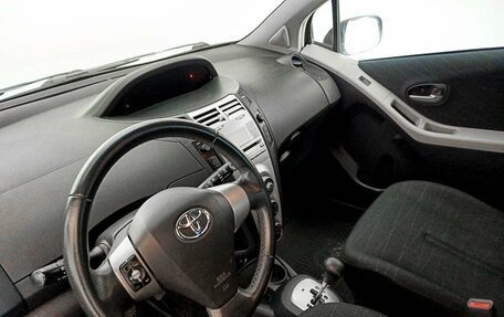 Toyota Yaris III рестайлинг, 2008 год, 715 000 рублей, 16 фотография