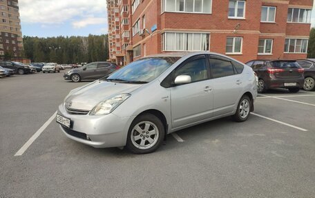 Toyota Prius, 2006 год, 750 000 рублей, 18 фотография